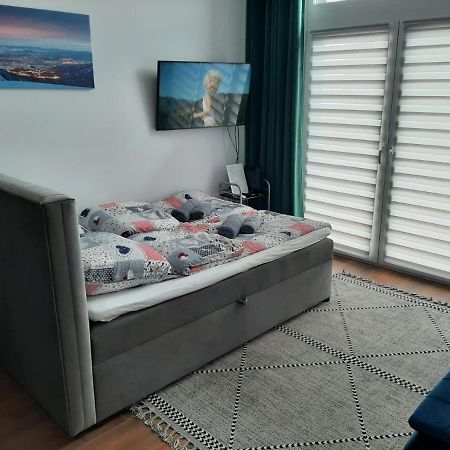 Aparta Lotnisko Breslavia Esterno foto